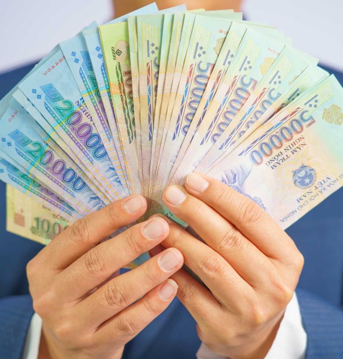 Top Places to Exchange VND in Paris - Money Exchange | MoneyMo